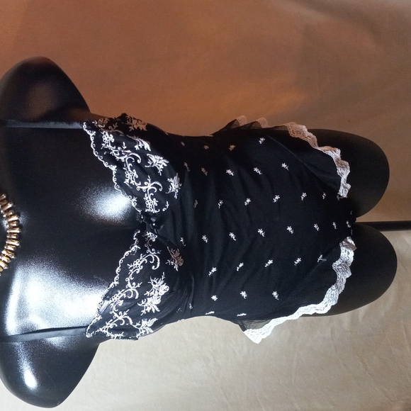 Lovely's Collection - Picture 2 of 4